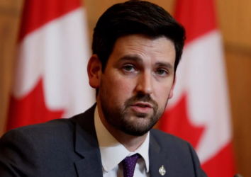 <b>����ֿ��Ǽ�����ʩ�������������ѹ�����ܴ��� 50 ���ˣ�</b>