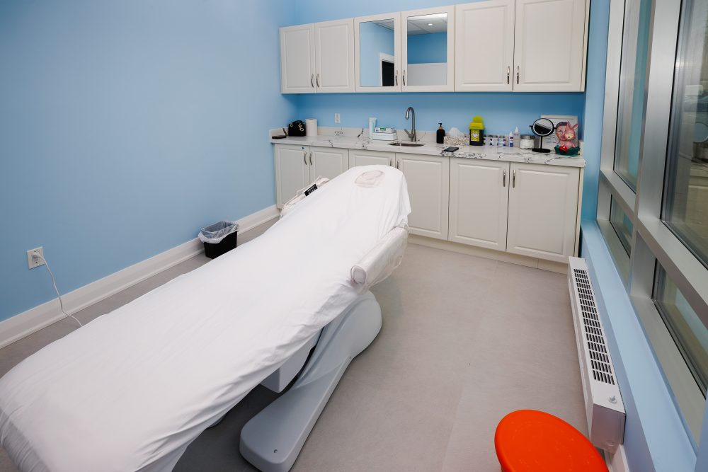 社区医疗服务四十载,开启品牌发展新篇章 ——爱群医疗中心盛大