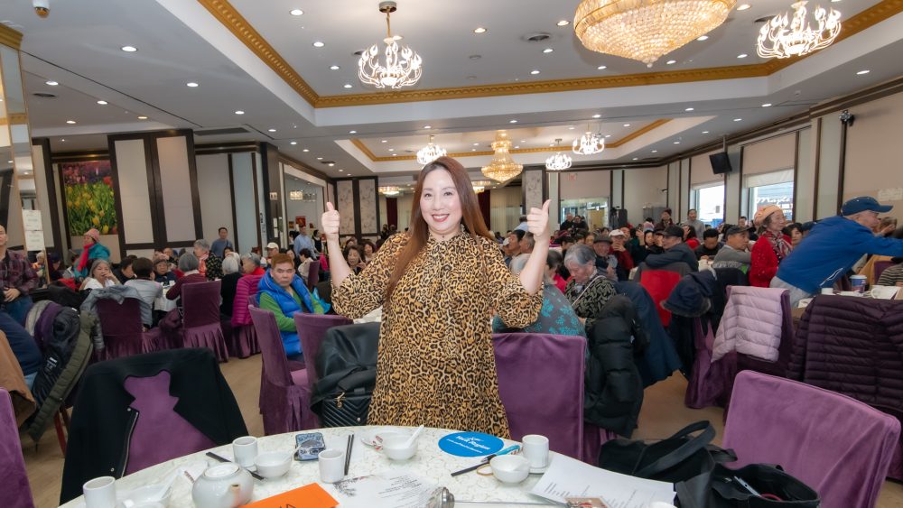 逾350位华人长者齐聚万锦圣诞午餐学习暨派对,市长盛赞前所未见