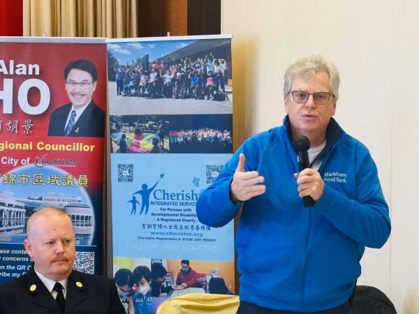 万锦市区域议员何胡景举办万家灯火食物募捐大行动