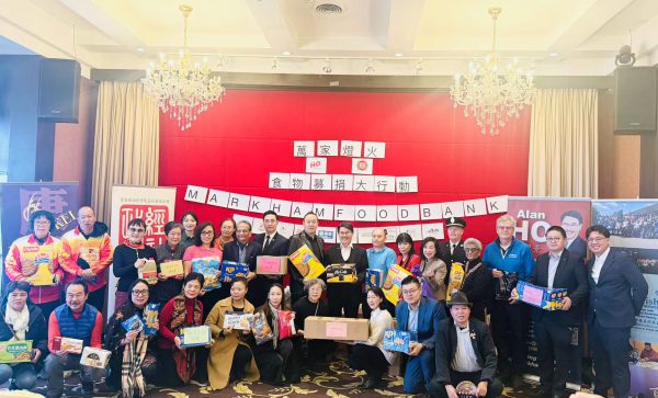 万锦市区域议员何胡景举办万家灯火食物募捐大行动
