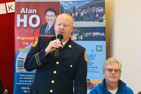 万锦市区域议员何胡景举办万家灯火食物募捐大行动