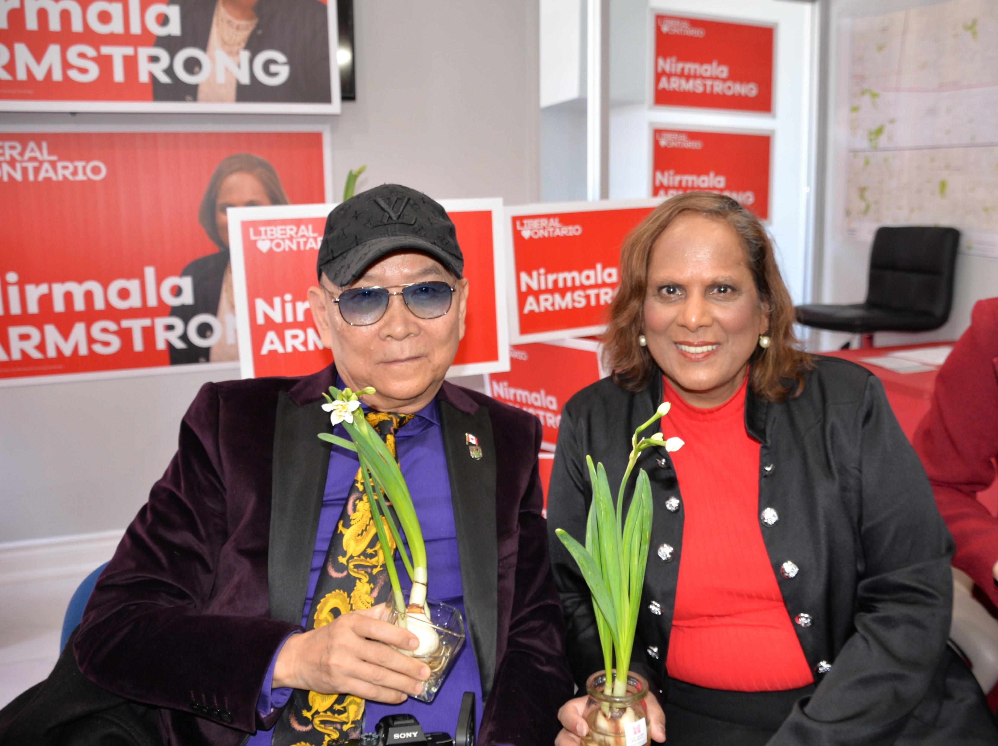 Nirmala  Armstrong  Ϊս