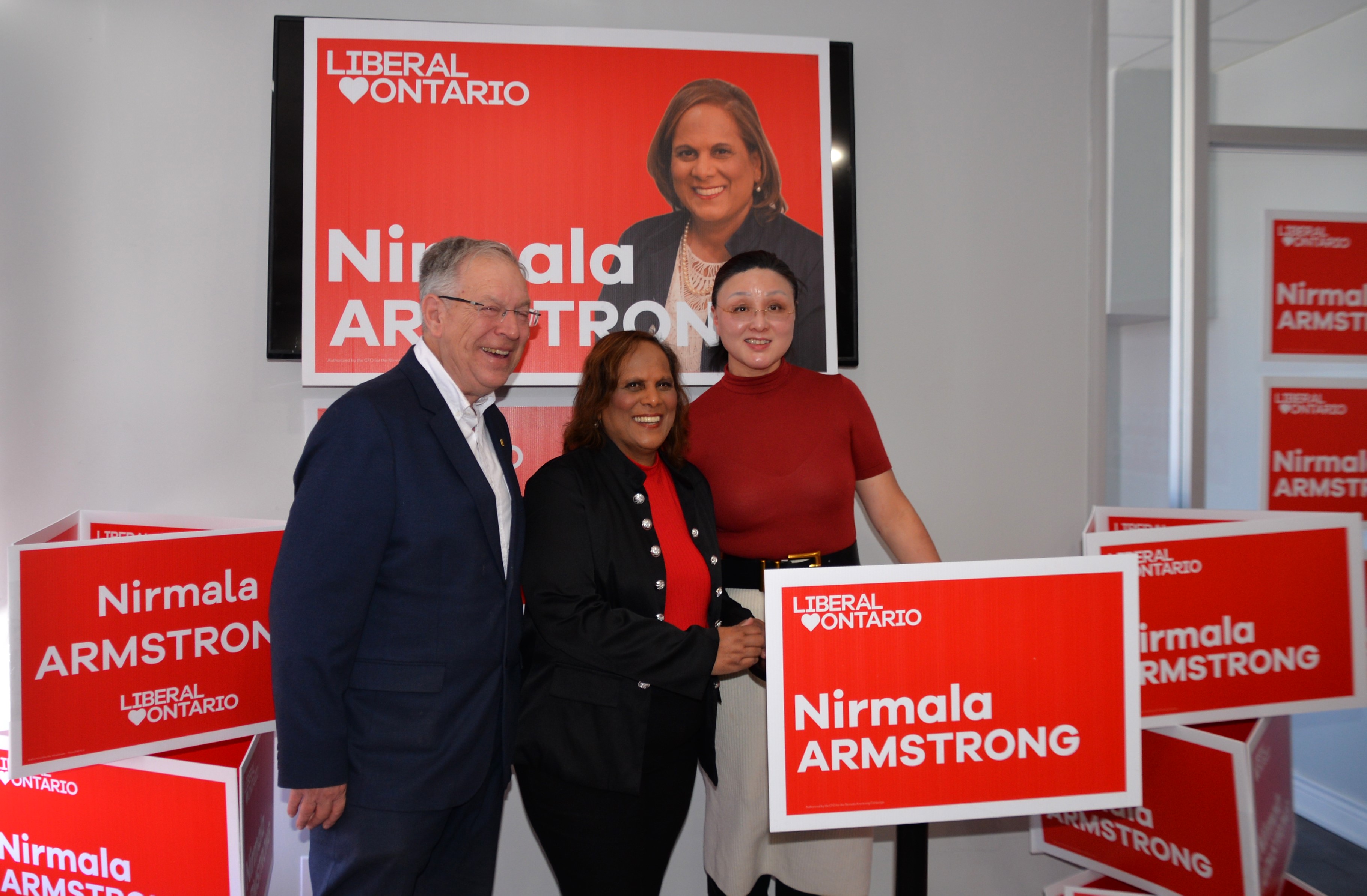 Nirmala  Armstrong  Ϊս