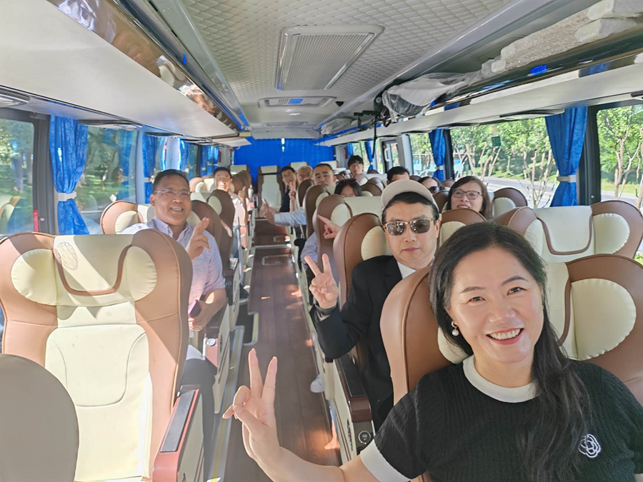 加拿大浙江总商会与加中校友商盟国际科技考察团访问浙江大学—系