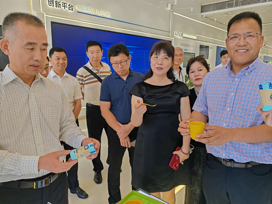 加拿大浙江总商会与加中校友商盟国际科技考察团访问浙江大学—系