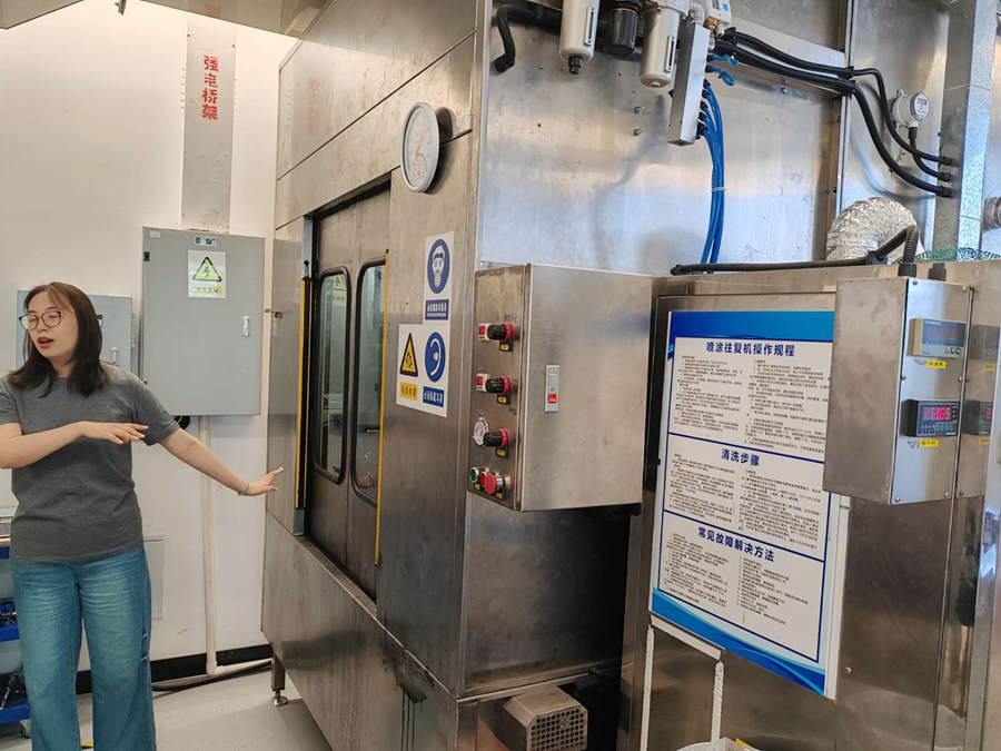 加拿大浙江总商会与加中校友商盟国际科技考察团访问浙江大学—系