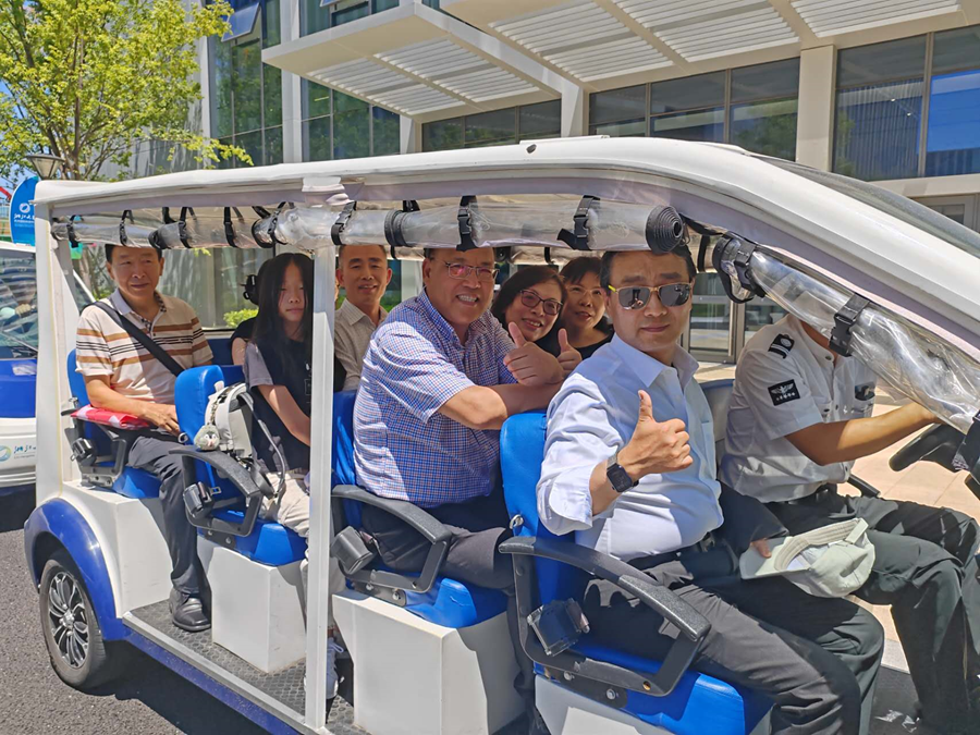 加拿大浙江总商会与加中校友商盟国际科技考察团访问浙江大学—系