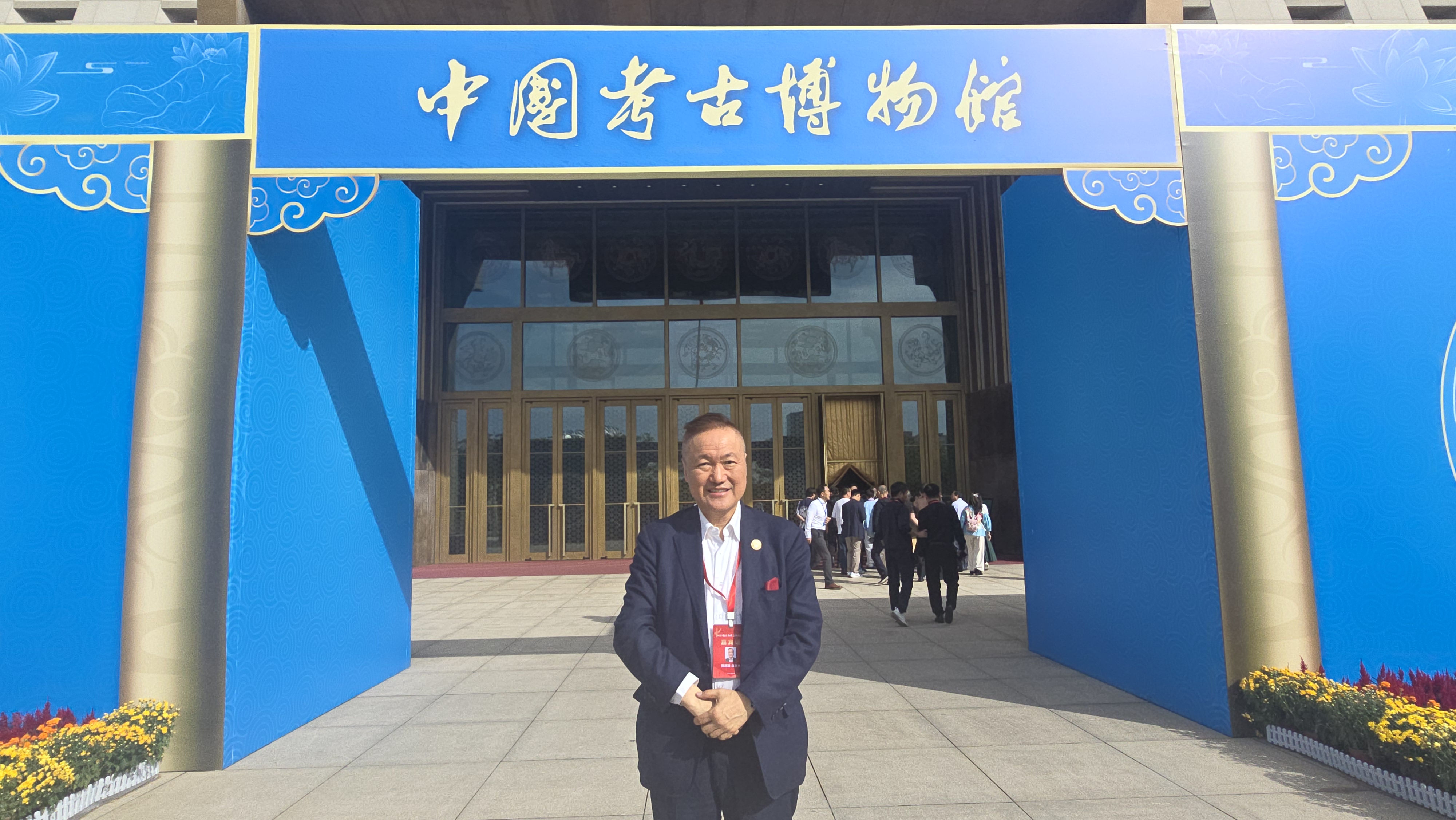 加中海外交流协会会长陆炳雄廿五载赤子情,同庆中国七十六载华诞