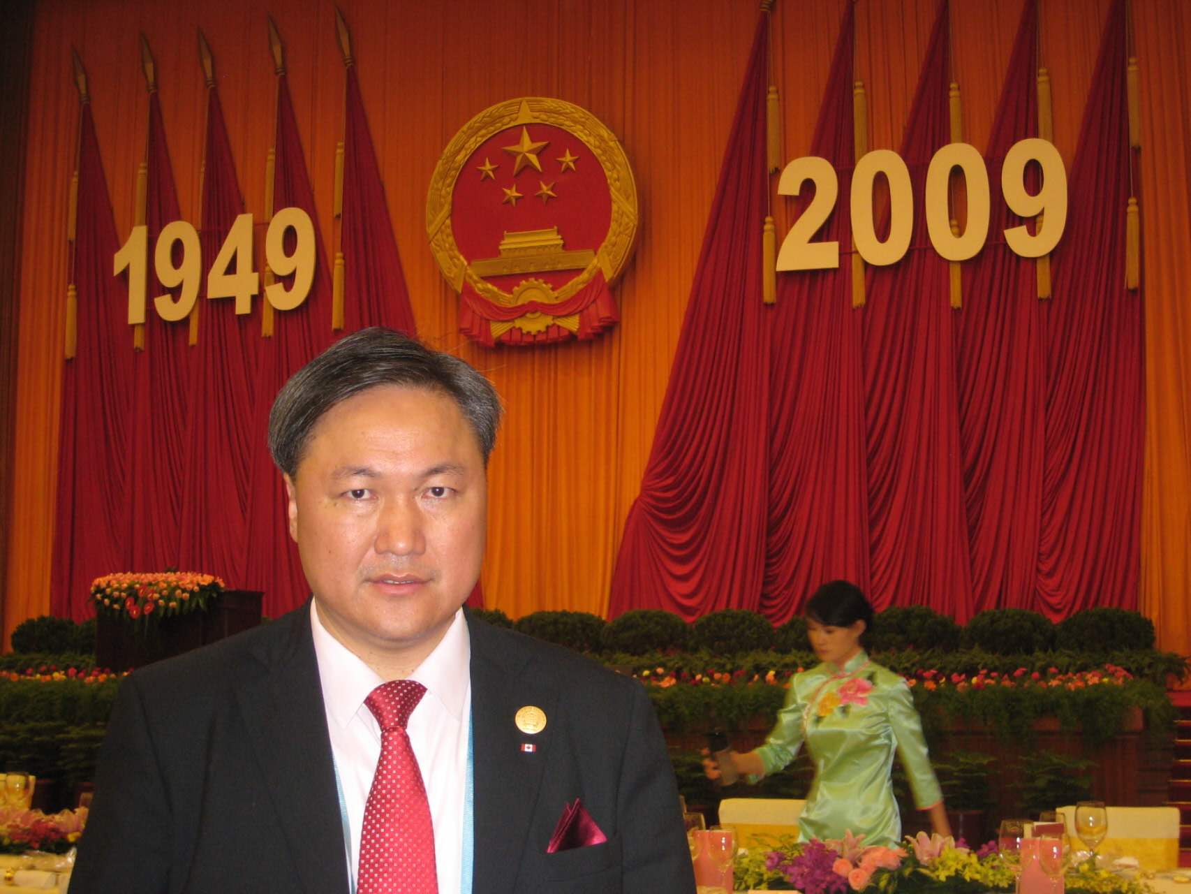 加中海外交流协会会长陆炳雄廿五载赤子情,同庆中国七十六载华诞
