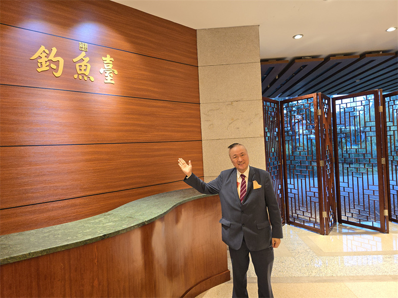 加中海外交流协会会长陆炳雄廿五载赤子情,同庆中国七十六载华诞