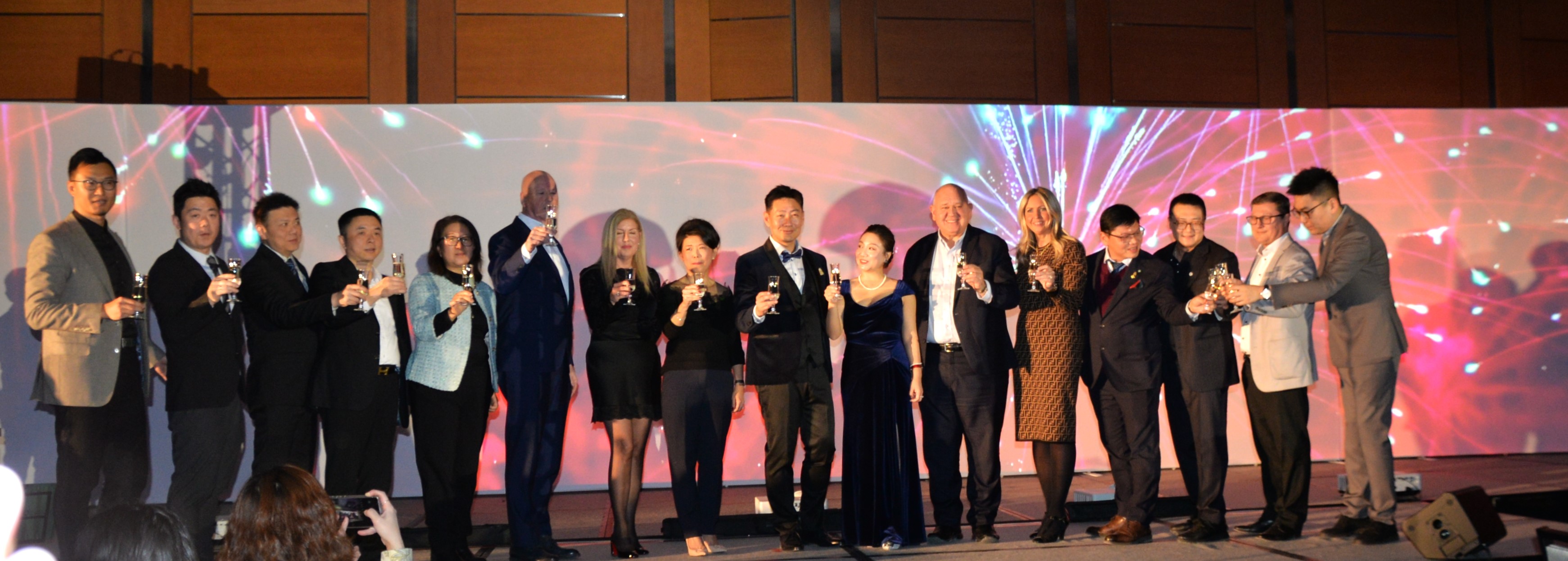 ���ɰٴ� ȺӢ���ס�����o���ŵ������������߰佱����¡�ؾ�