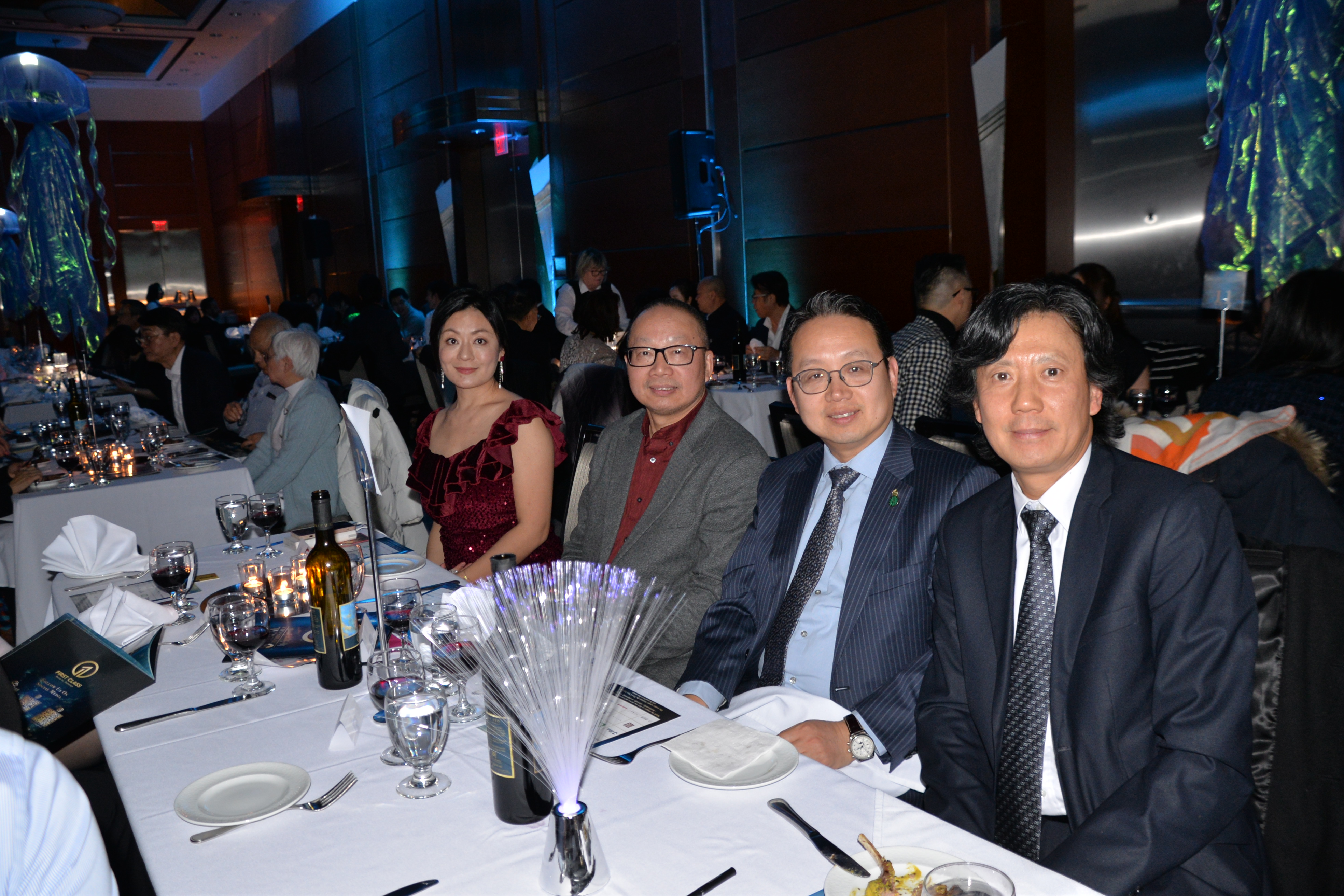 ���ɰٴ� ȺӢ���ס�����o���ŵ������������߰佱����¡�ؾ�