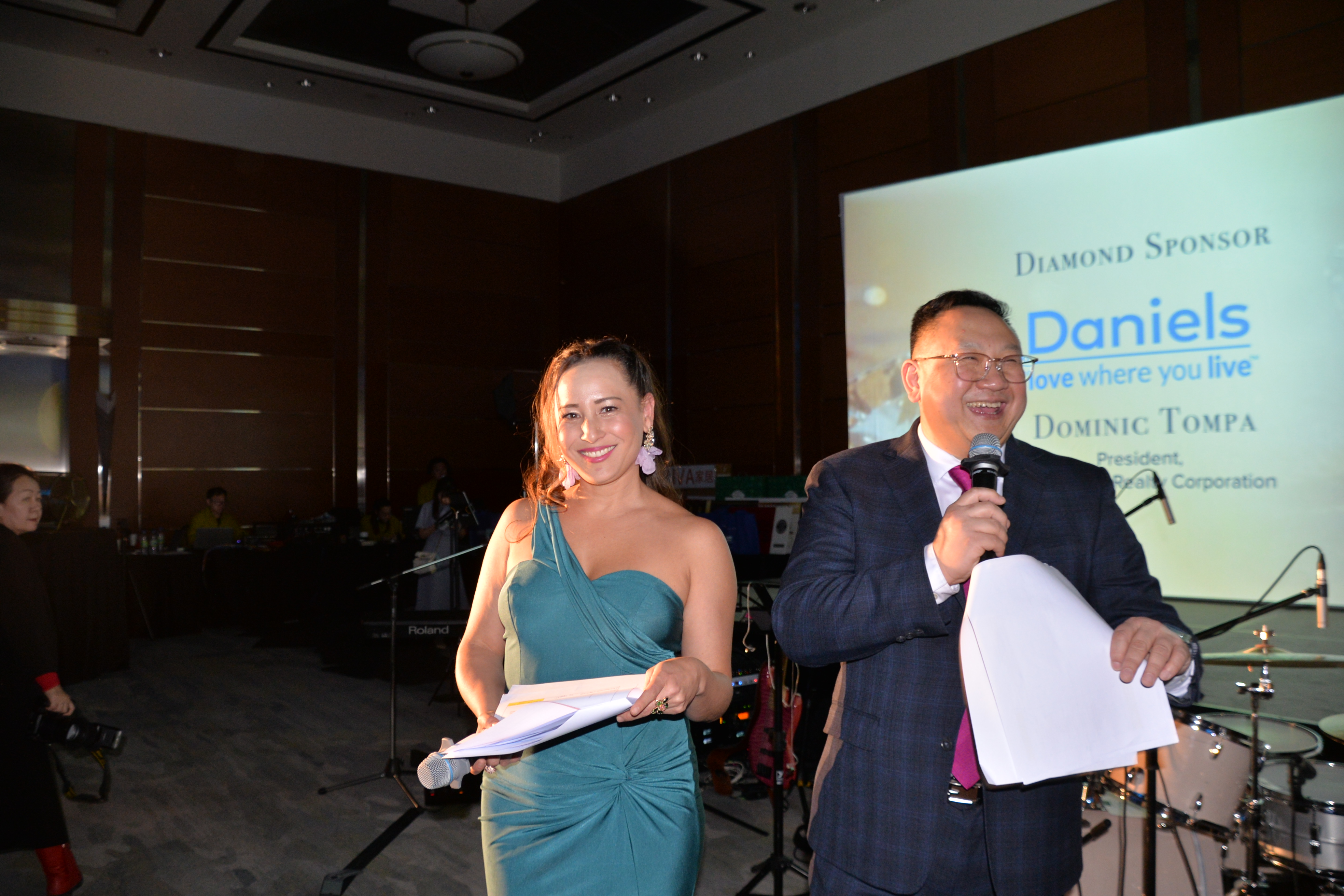 ���ɰٴ� ȺӢ���ס�����o���ŵ������������߰佱����¡�ؾ�