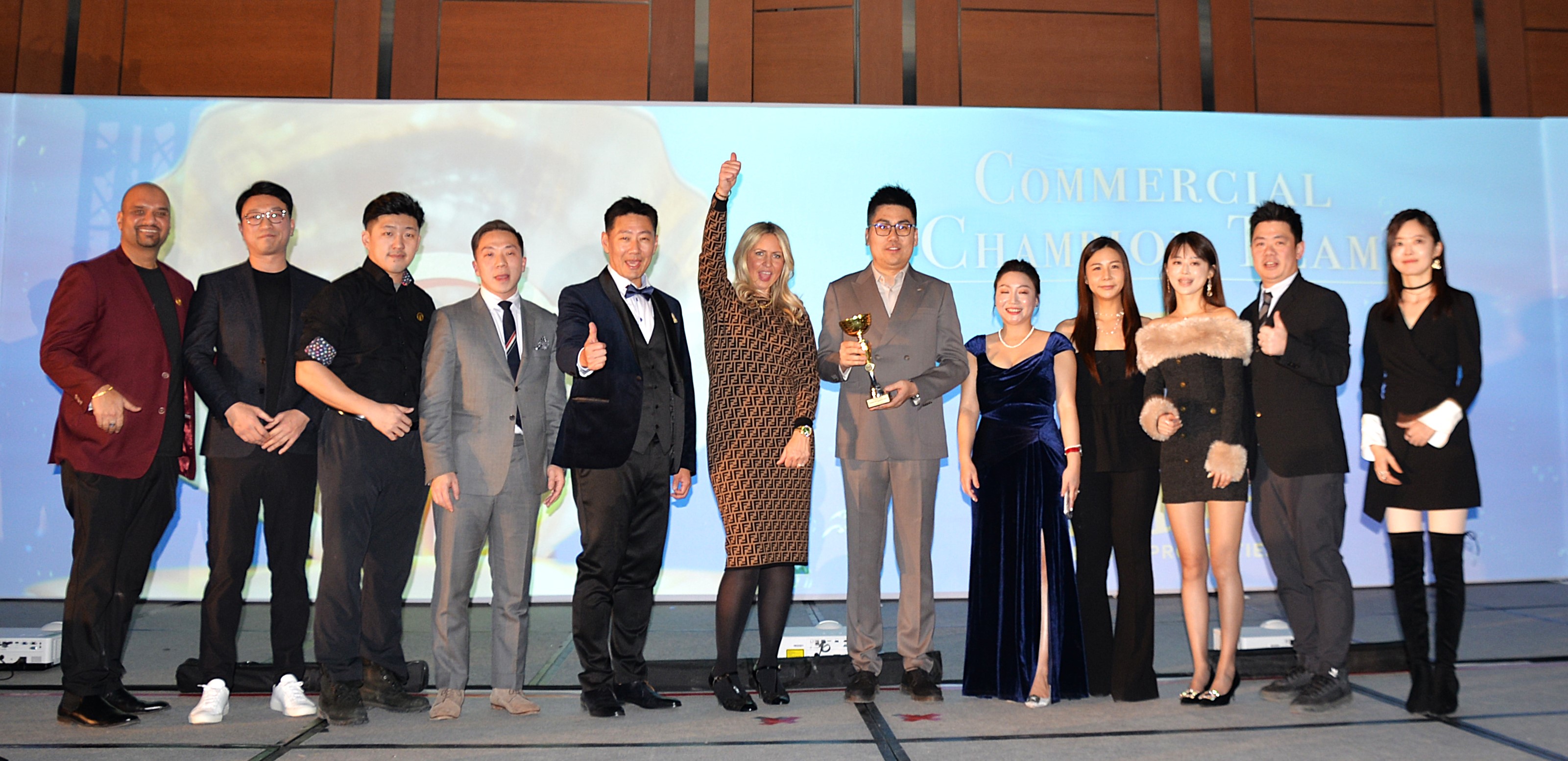 ���ɰٴ� ȺӢ���ס���o���ŵ������������߰佱����¡�ؾ���