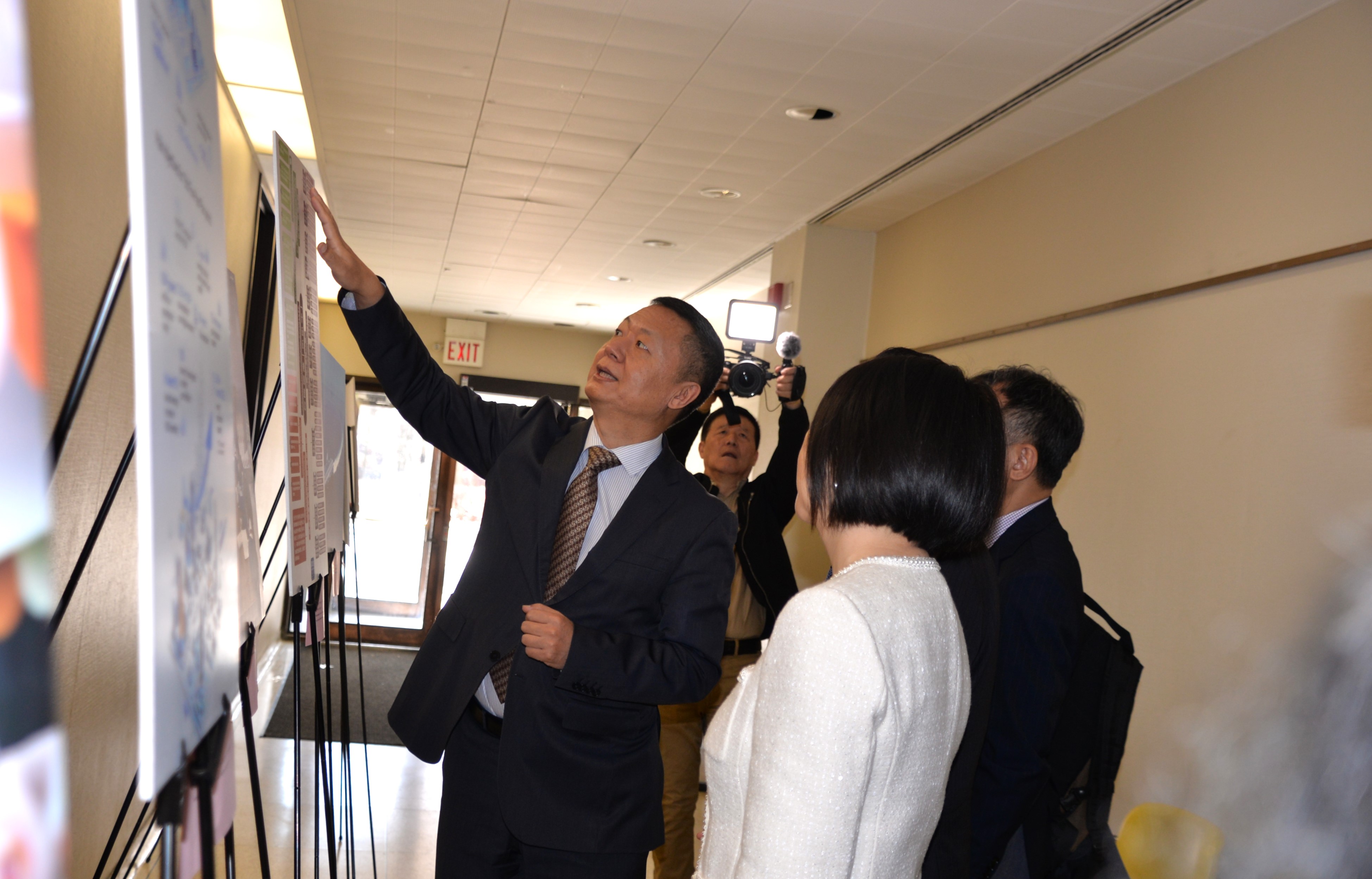 �й�פ���׶�����ݾٰ조������������ ���������й�����������