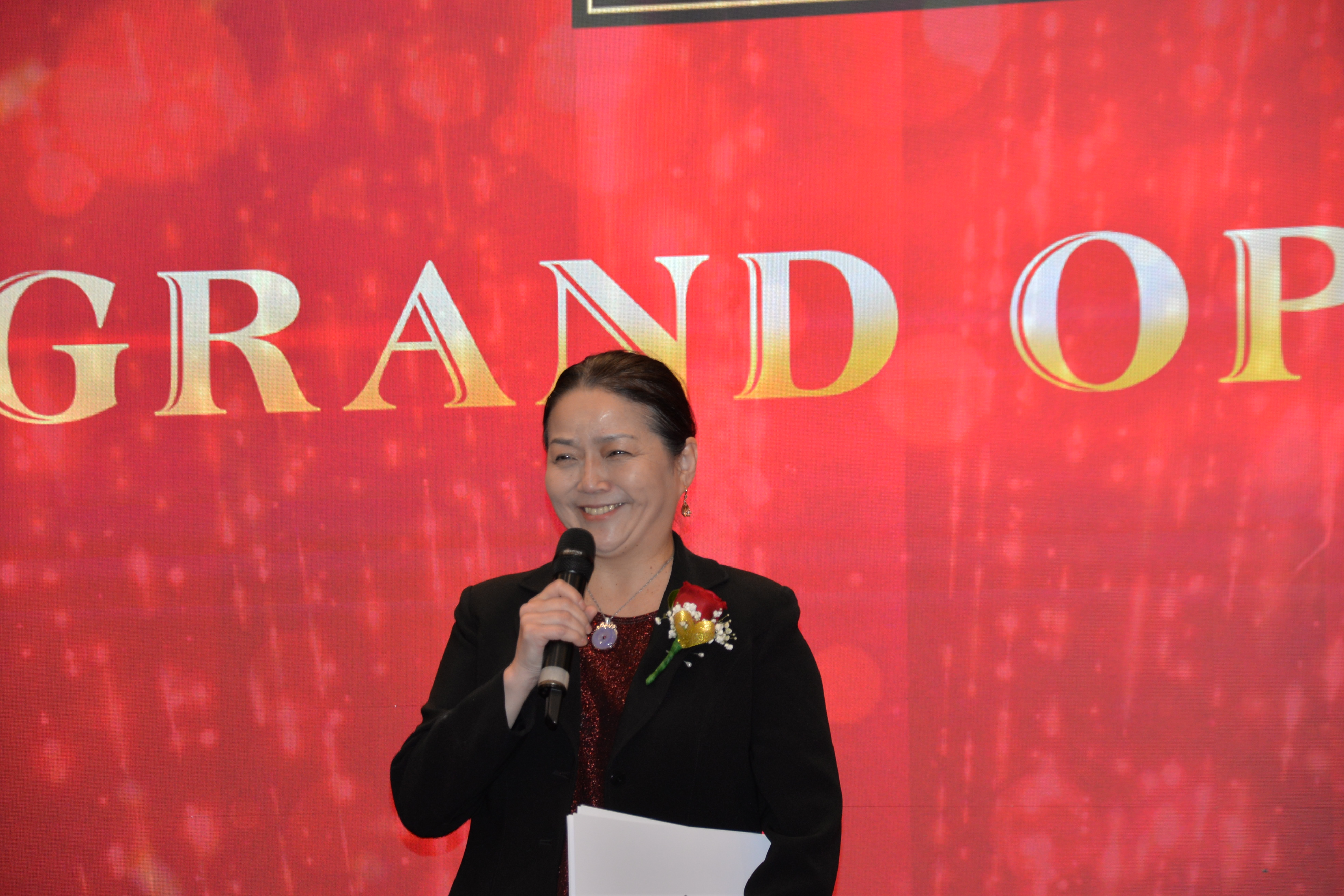 Asian Dragon Buffet��֮��ʢ��ҵ����λ��������ºع���ʢ��