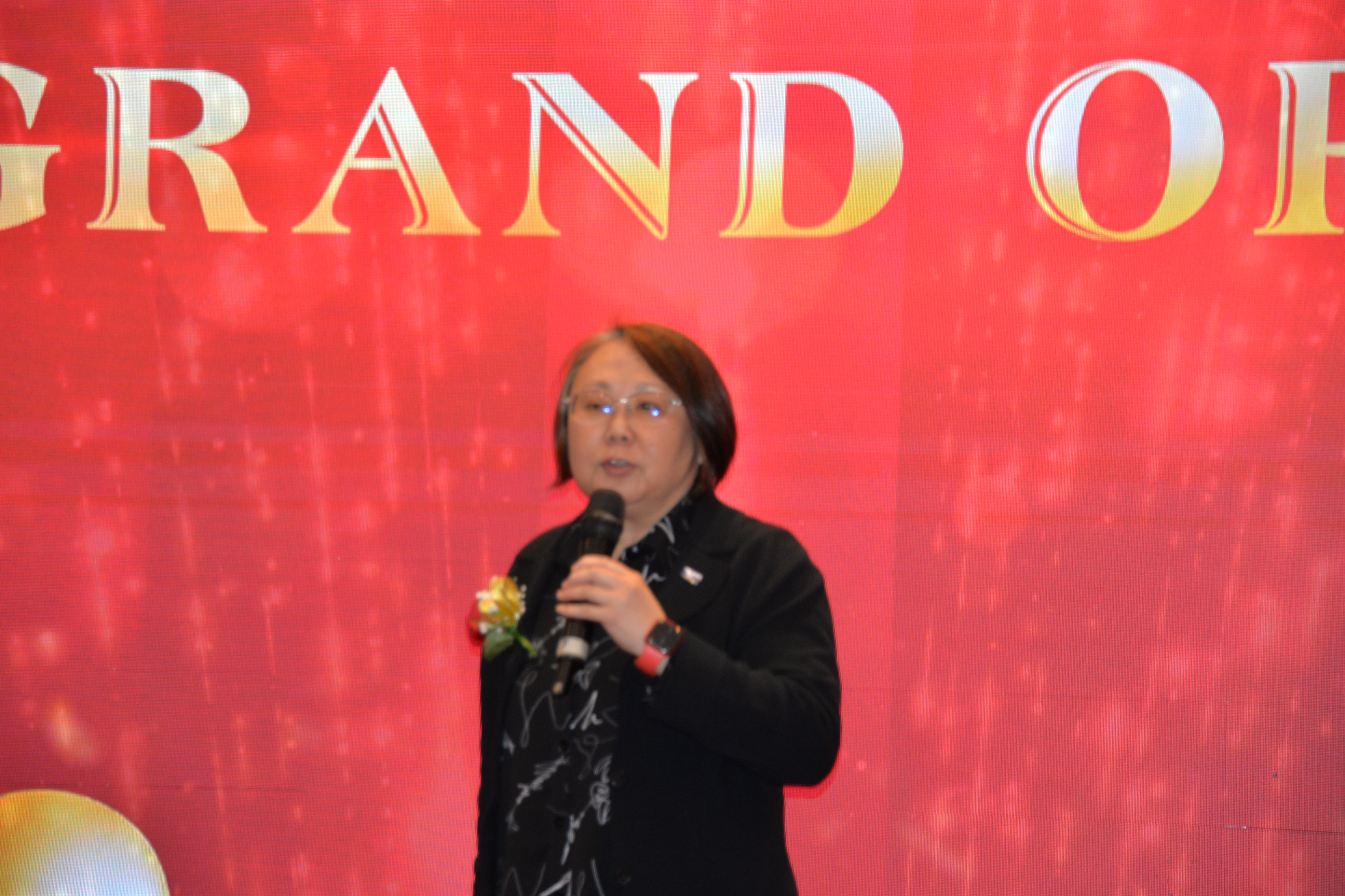 Asian Dragon Buffet��֮��ʢ��ҵ����λ��������ºع���ʢ��