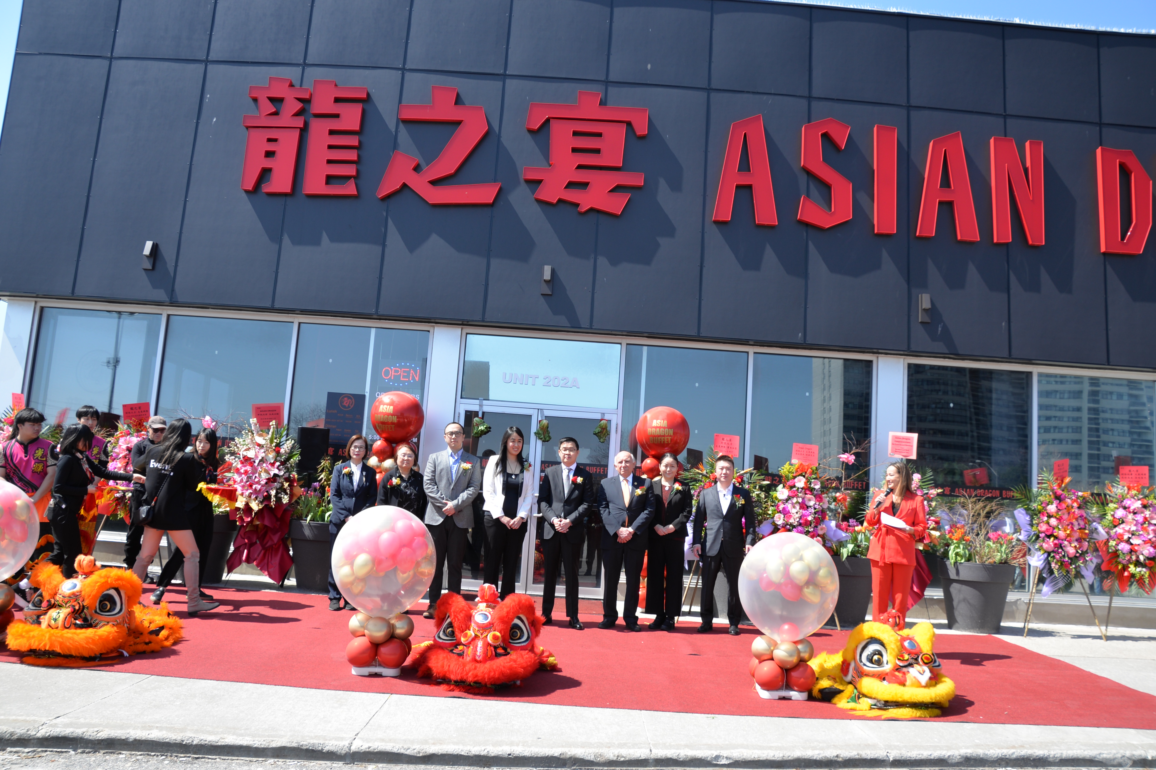 Asian Dragon Buffet��֮��ʢ��ҵ����λ��������ºع���ʢ��