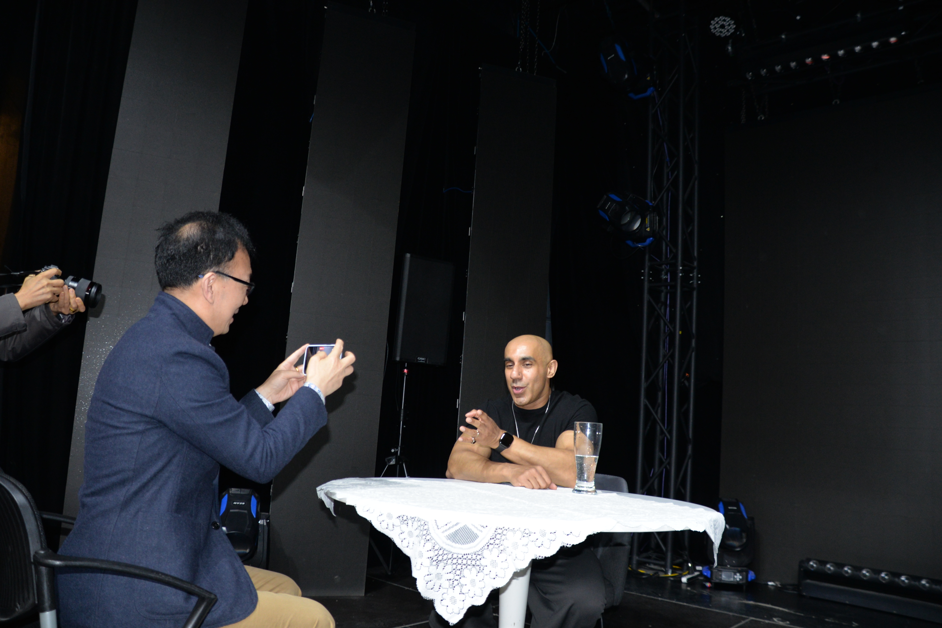 ը��һ��Ӣ���������ġ��ո���׶ࣺȫ���Ʒ����ⳡ�ݳ�̫����