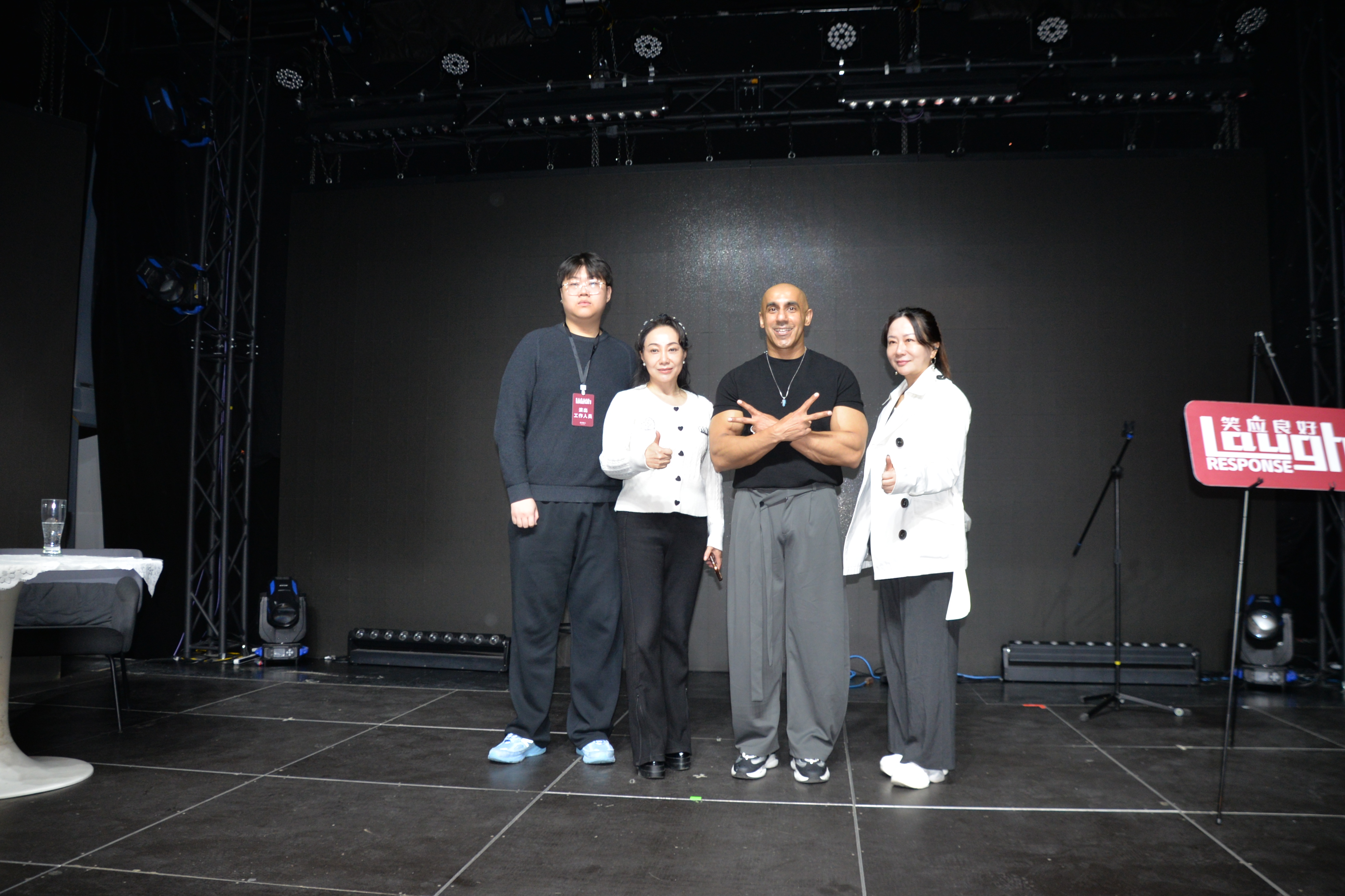 ը��һ��Ӣ���������ġ��ո���׶ࣺȫ���Ʒ����ⳡ�ݳ�̫����