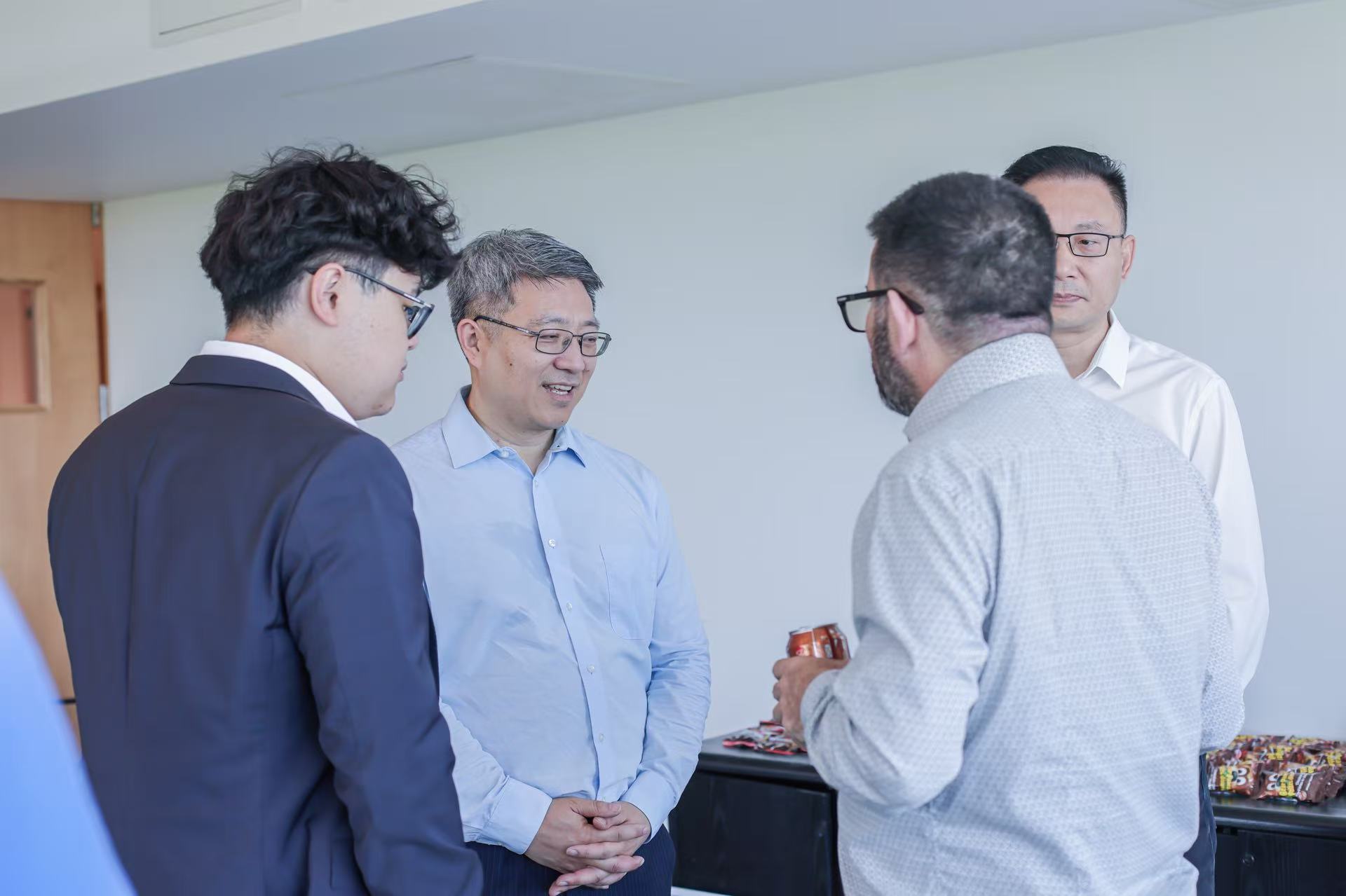 裴卫东医生宣布竞选连任多伦多教育局教育委员
