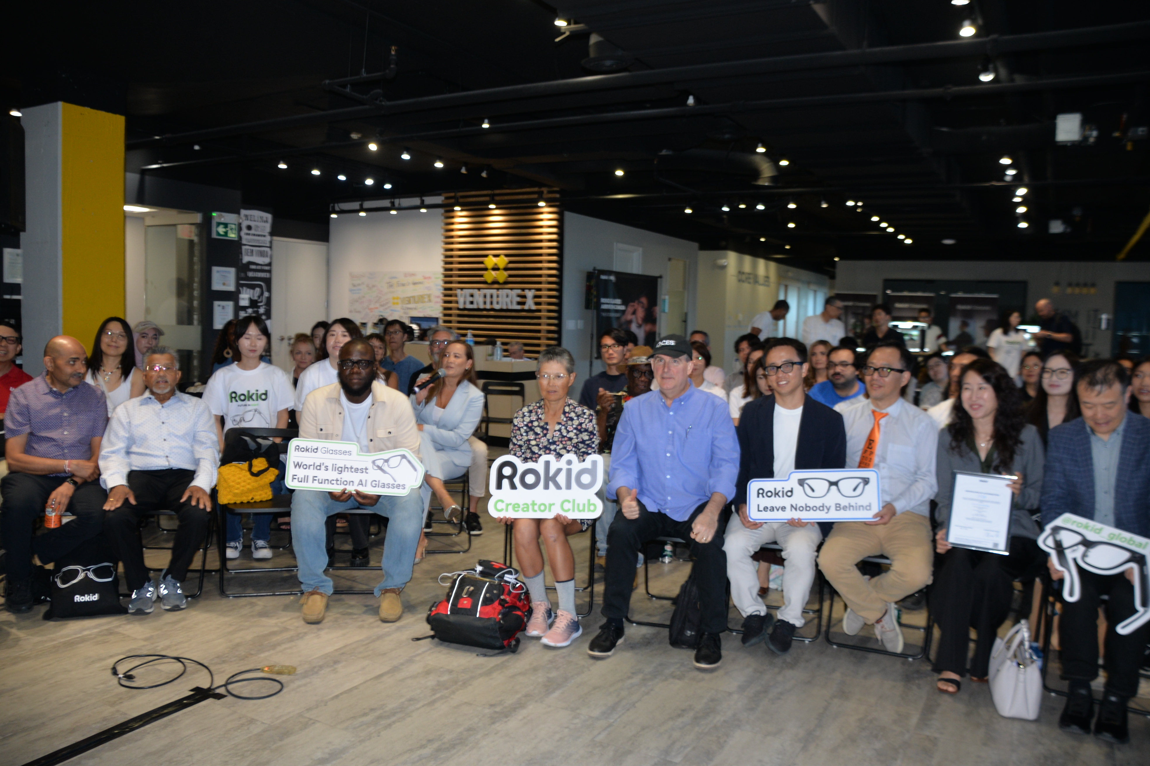 Rokid Glasses����AI�۾�Я�����Ϲ�ѧ��ʽ��½���ô�