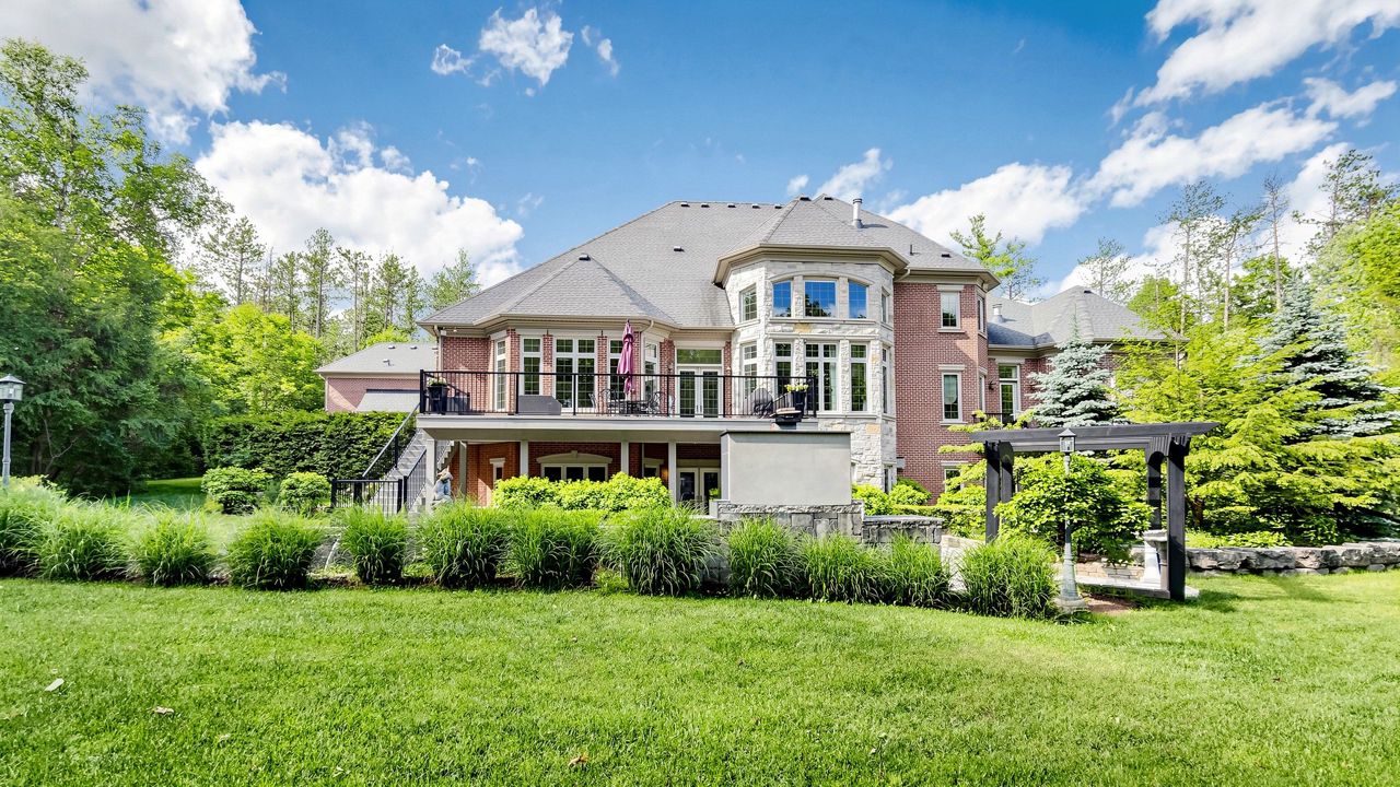 迷人的森林庄园——29 Moraine Forest Trail. Whit-Church Stouf