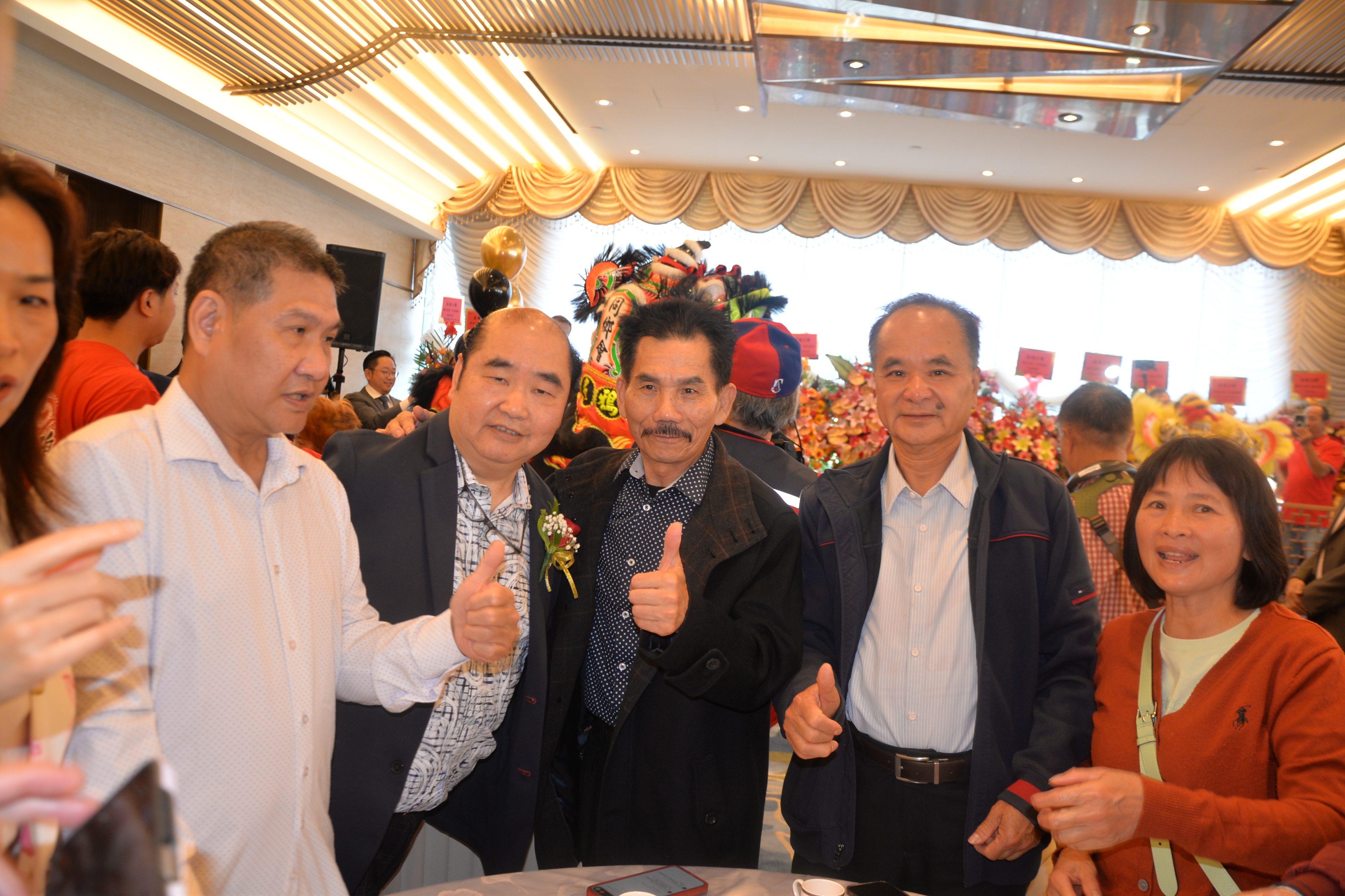 ������ɽӯ������ʢ��ҵ���α��Ƽ��������ţ�˫ʨѲ��ӭ���ɸ�