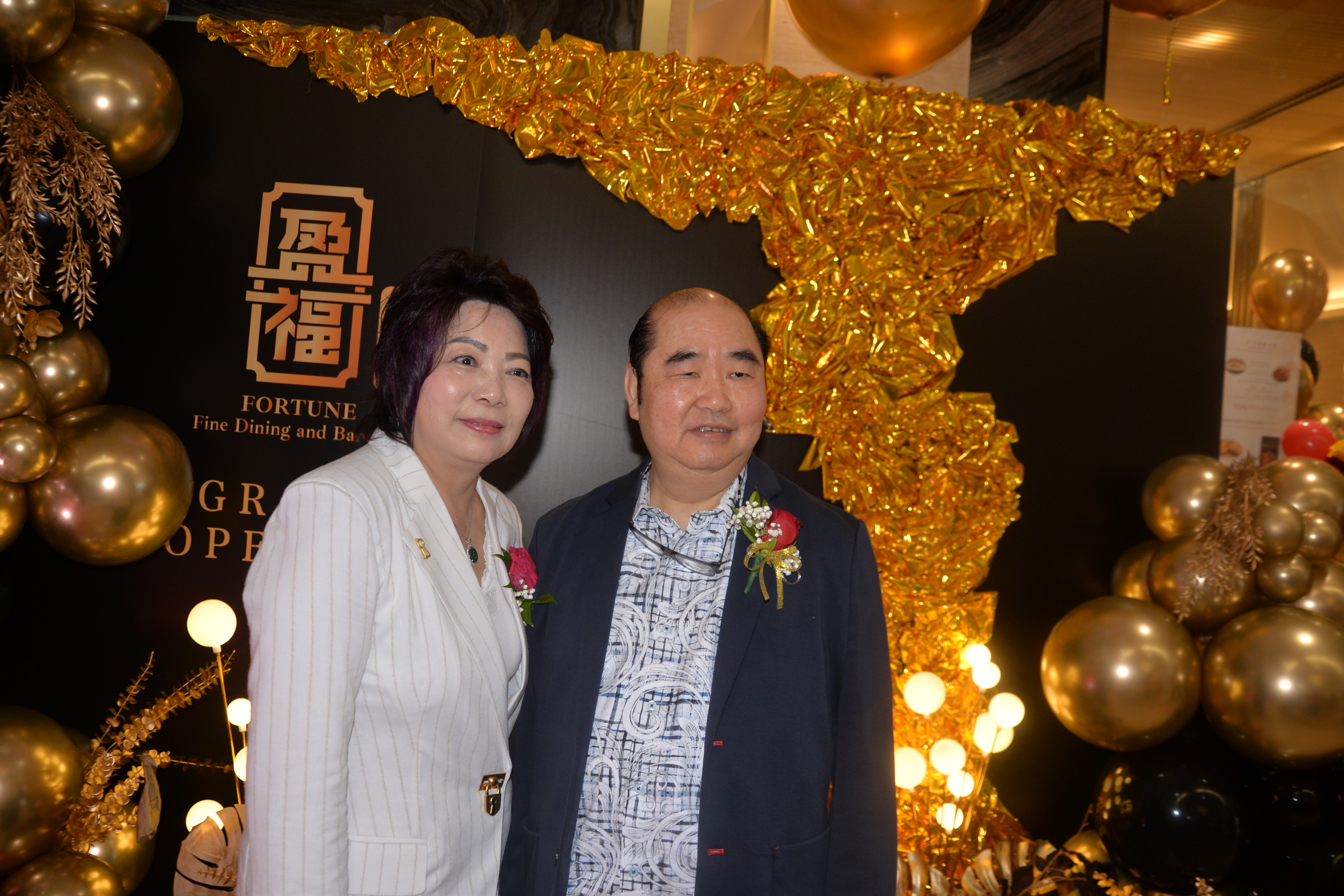 ������ɽӯ������ʢ��ҵ���α��Ƽ��������ţ�˫ʨѲ��ӭ���ɸ�