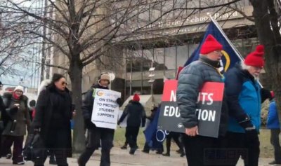 �������٣���ѧ��ʦ������������ͣ�չ�