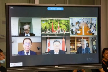 פ���׶������º��γ�ϯ������������������׶�����ɽҽԺ����