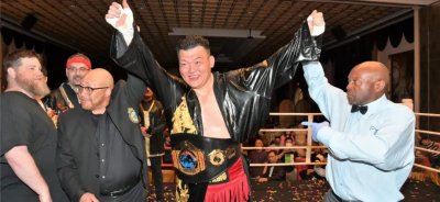 亚洲拳王张君龙加拿大复出首赛获胜!