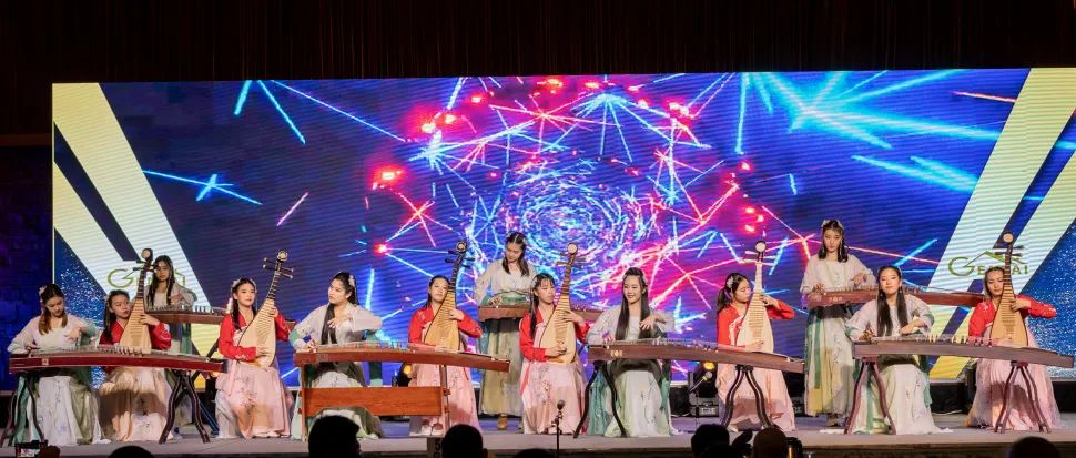 十载春华秋实,今朝景行泰然