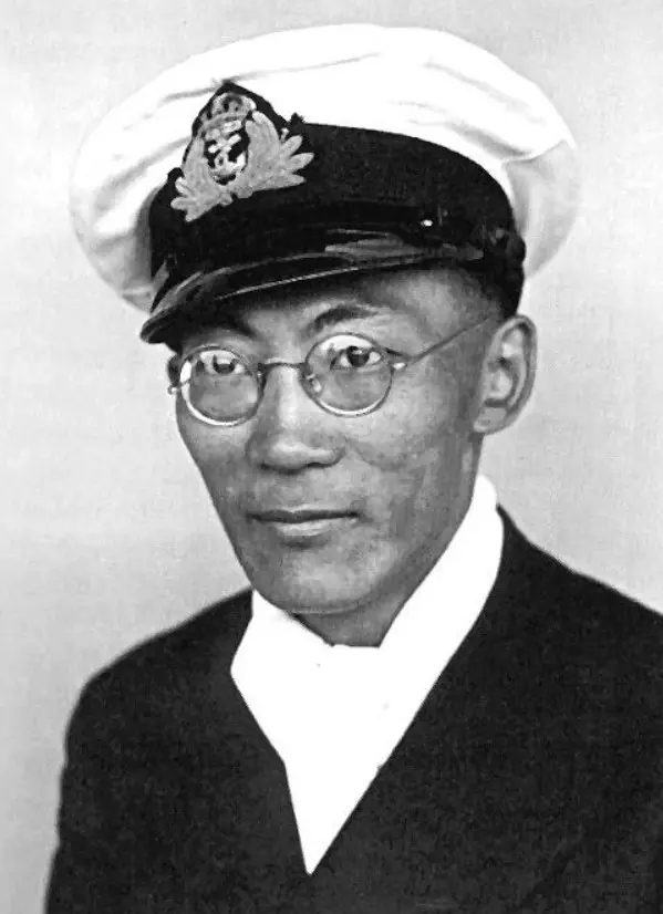 【排华法案百年专题】加拿大海军第一位华裔军官竟然产生在排华时
