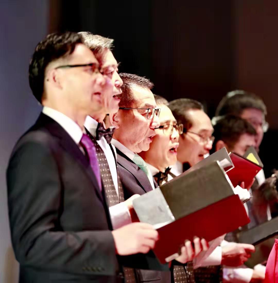 红河谷合唱团 用歌声传递爱