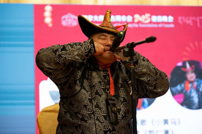 400乡亲齐聚加拿大内蒙古同乡会2025迎春晚会