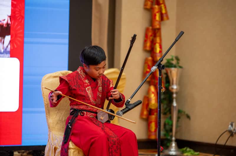 400乡亲齐聚加拿大内蒙古同乡会2025迎春晚会