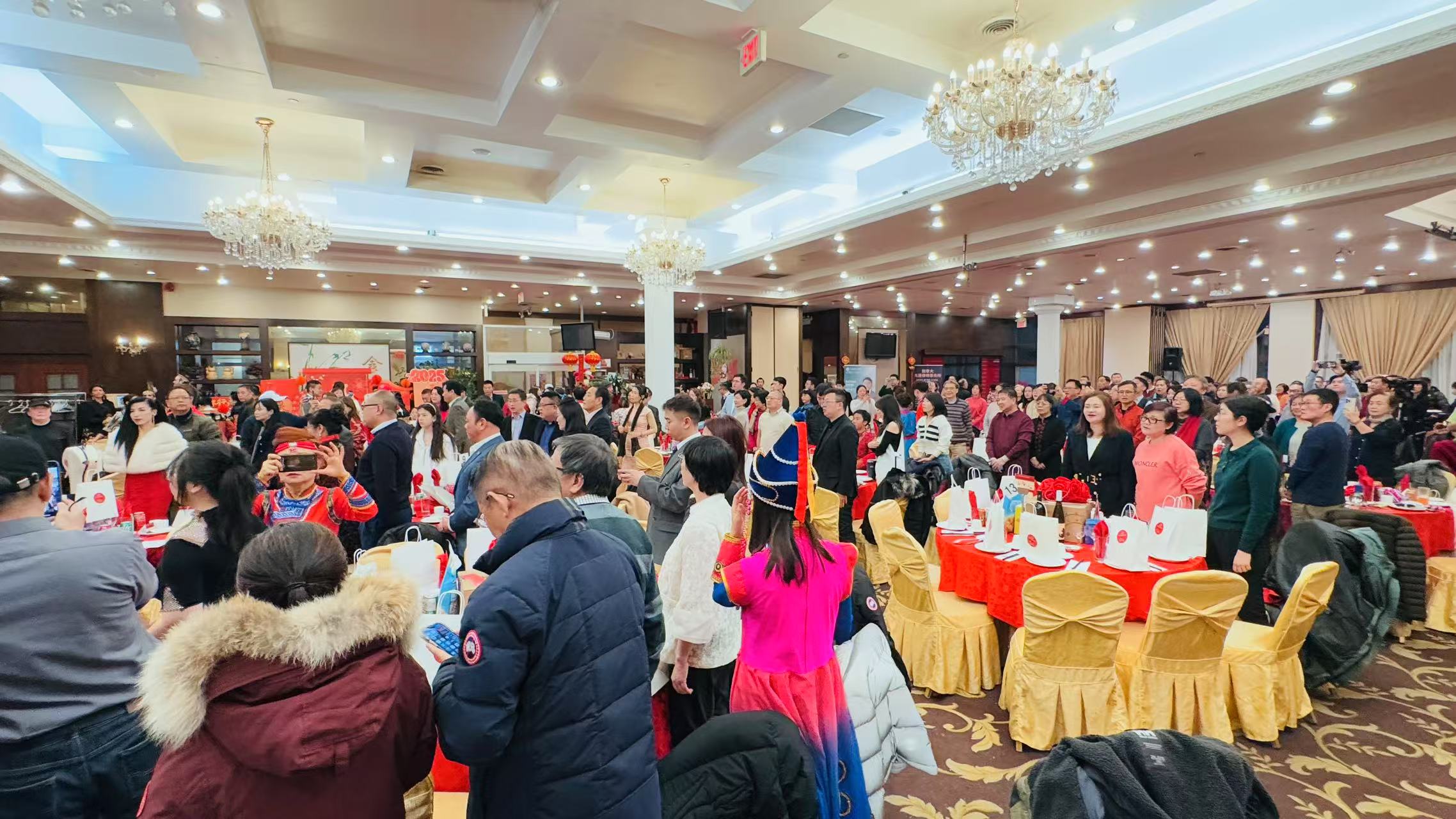 400乡亲齐聚加拿大内蒙古同乡会2025迎春晚会