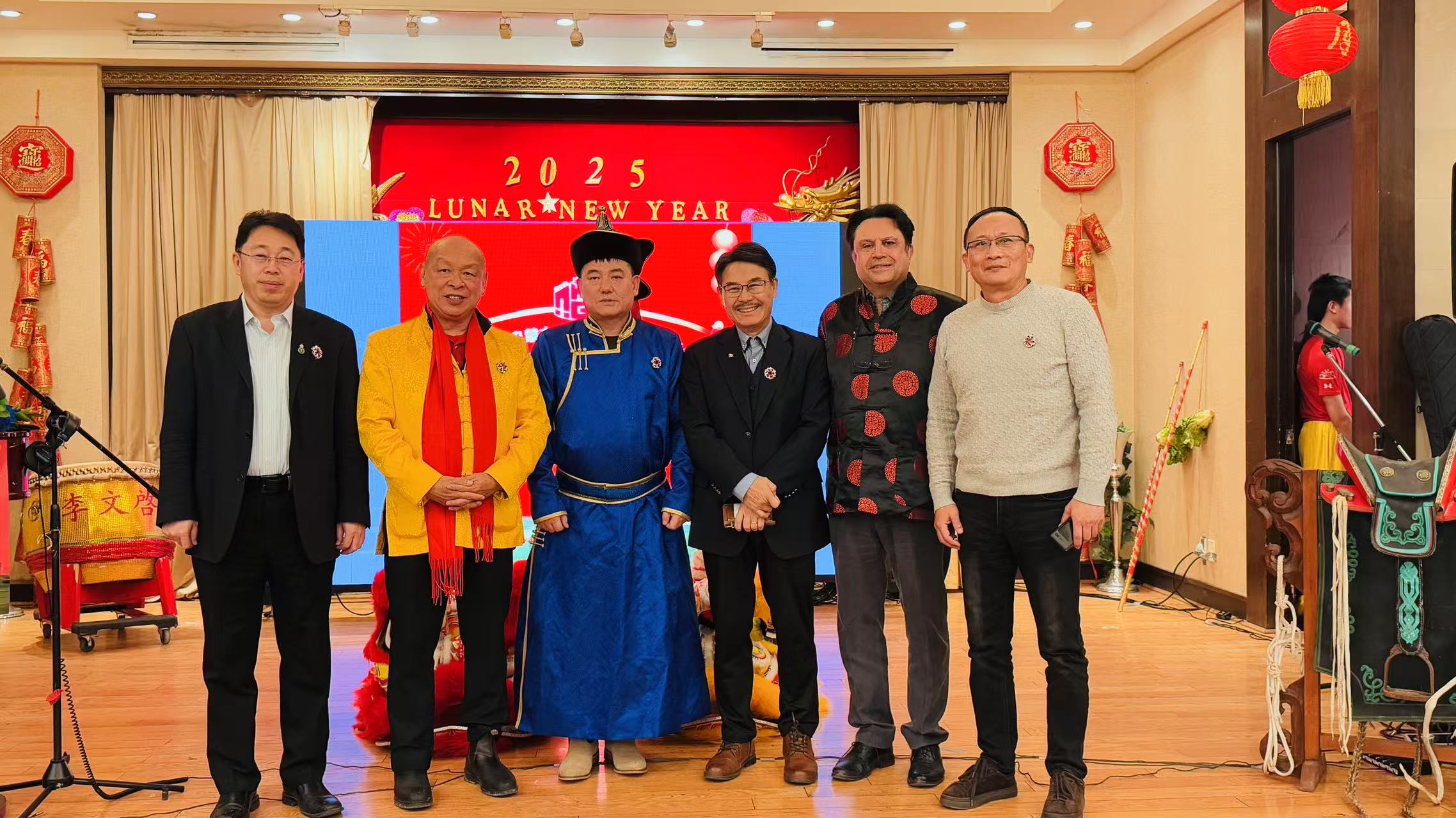 400乡亲齐聚加拿大内蒙古同乡会2025迎春晚会