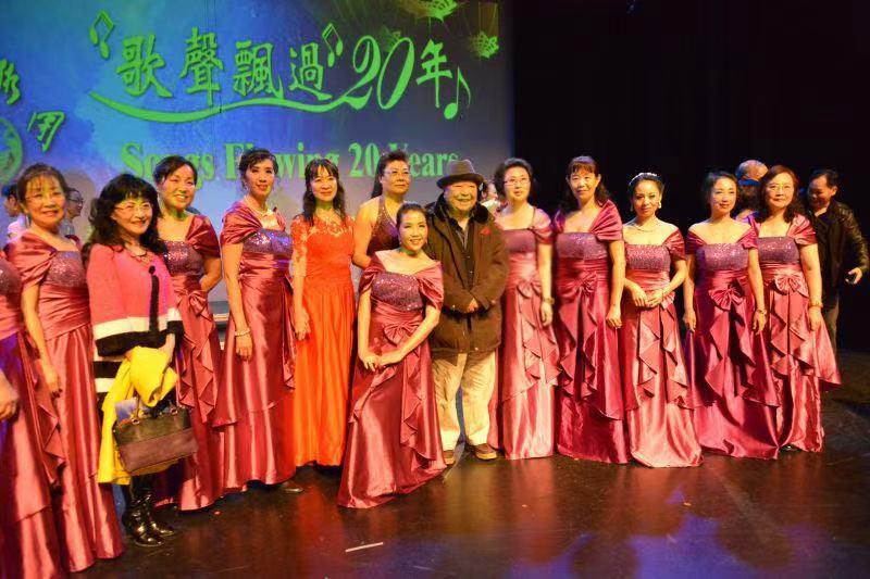A group of people in dresses

AI-generated content may be incorrect.
