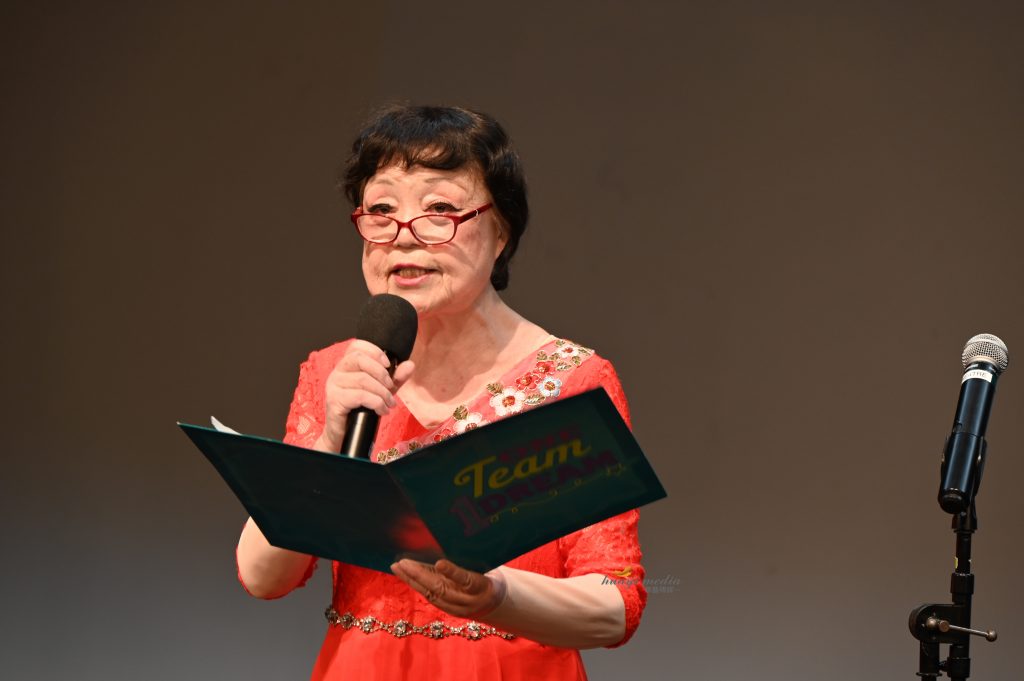 枫叶俱乐部举办居家养老项目义工颁奖暨俱乐部成立十五周年庆典