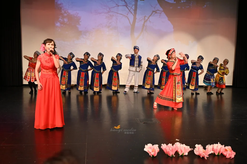 枫叶俱乐部举办居家养老项目义工颁奖暨俱乐部成立十五周年庆典