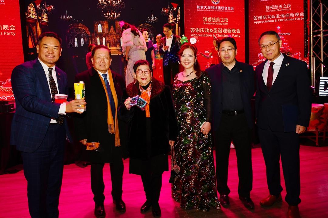 加拿大深圳社团联合总会成功举办深爱慈善之夜答谢庆功暨圣诞迎新
