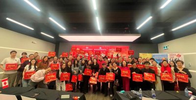 �������а����Ⱥ��´����ڶ��׶�¡�ؾ��У�