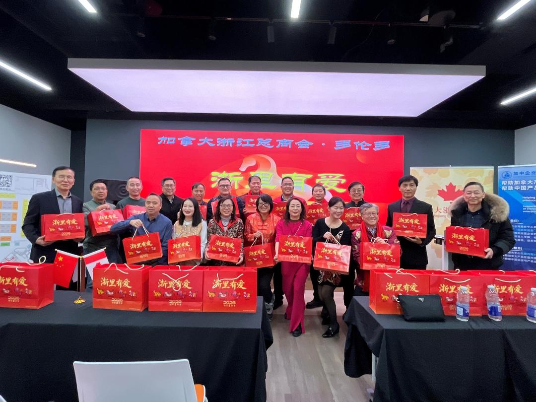 �������а����Ⱥ��´����ڶ��׶�¡�ؾ��У�