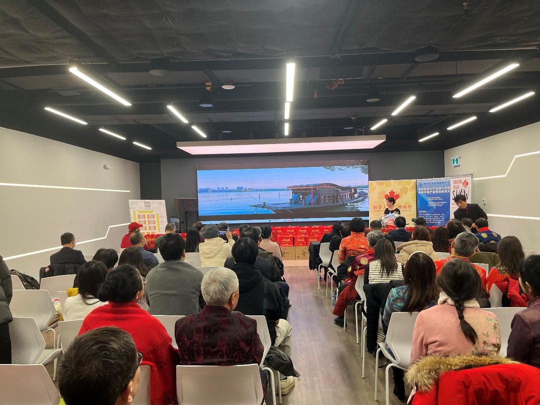 �������а����Ⱥ��´����ڶ��׶�¡�ؾ��У�