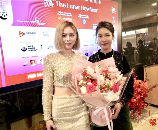 ���׶ഺ���̻����2��14-15���𺳿��� ����ζ�컨�塱�ع飡