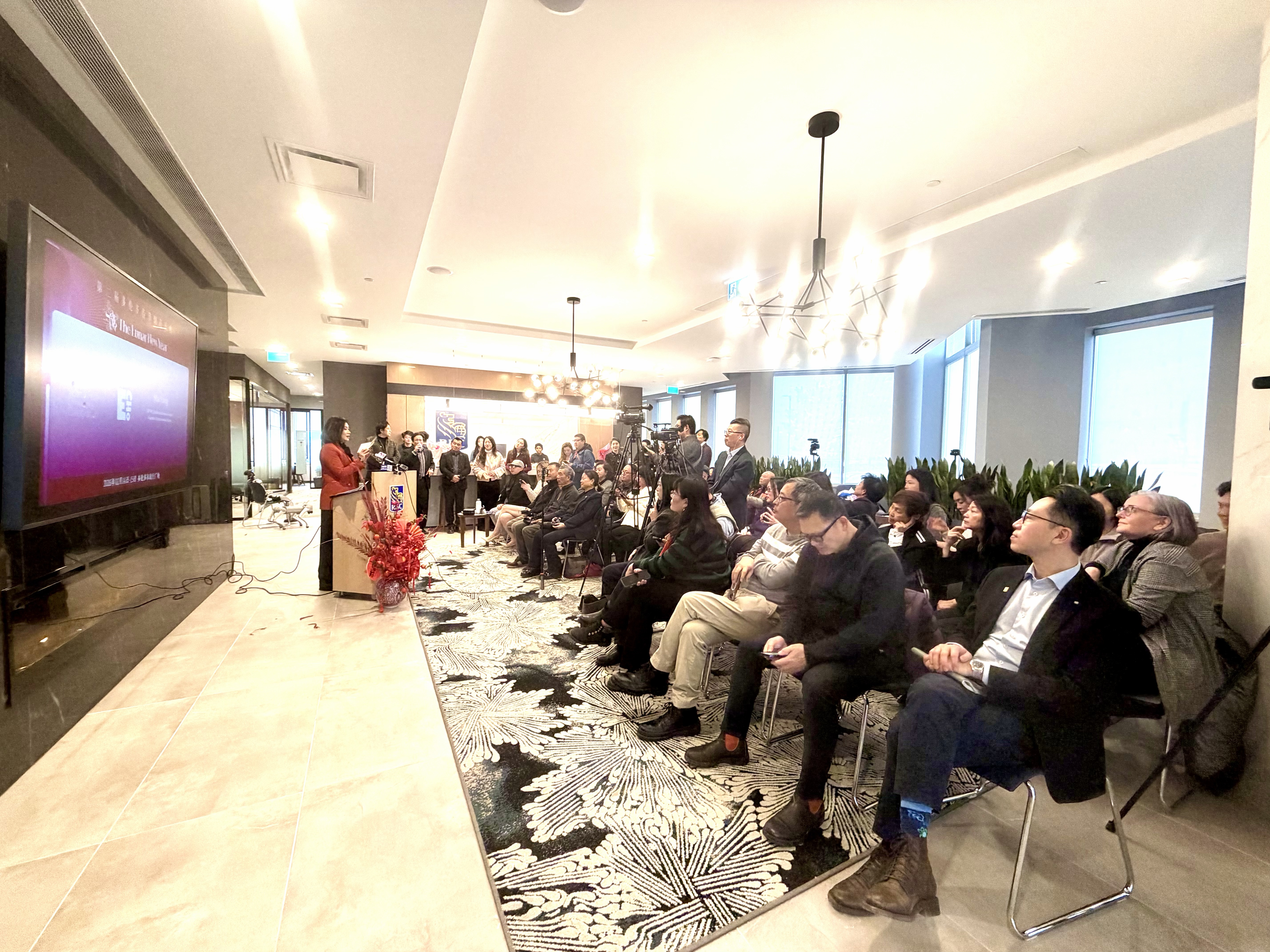 ���׶ഺ���̻����2��14-15���𺳿��� ����ζ�컨�塱�ع飡