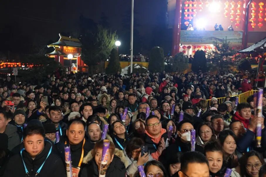 万众同心迎马年|加拿大佛教会湛山精舍举行2026丙午除夕敲钟祈福